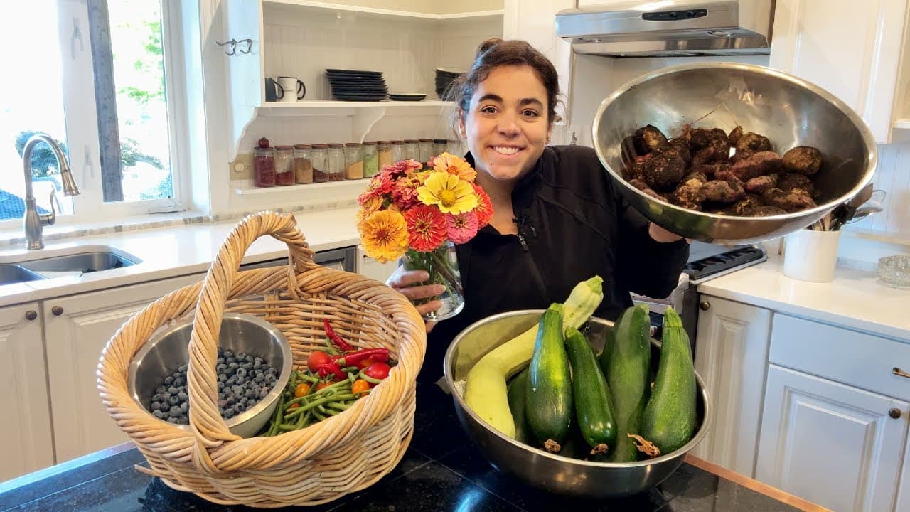 Cover Image for Youtube video: An Early Morning Garden Harvest!