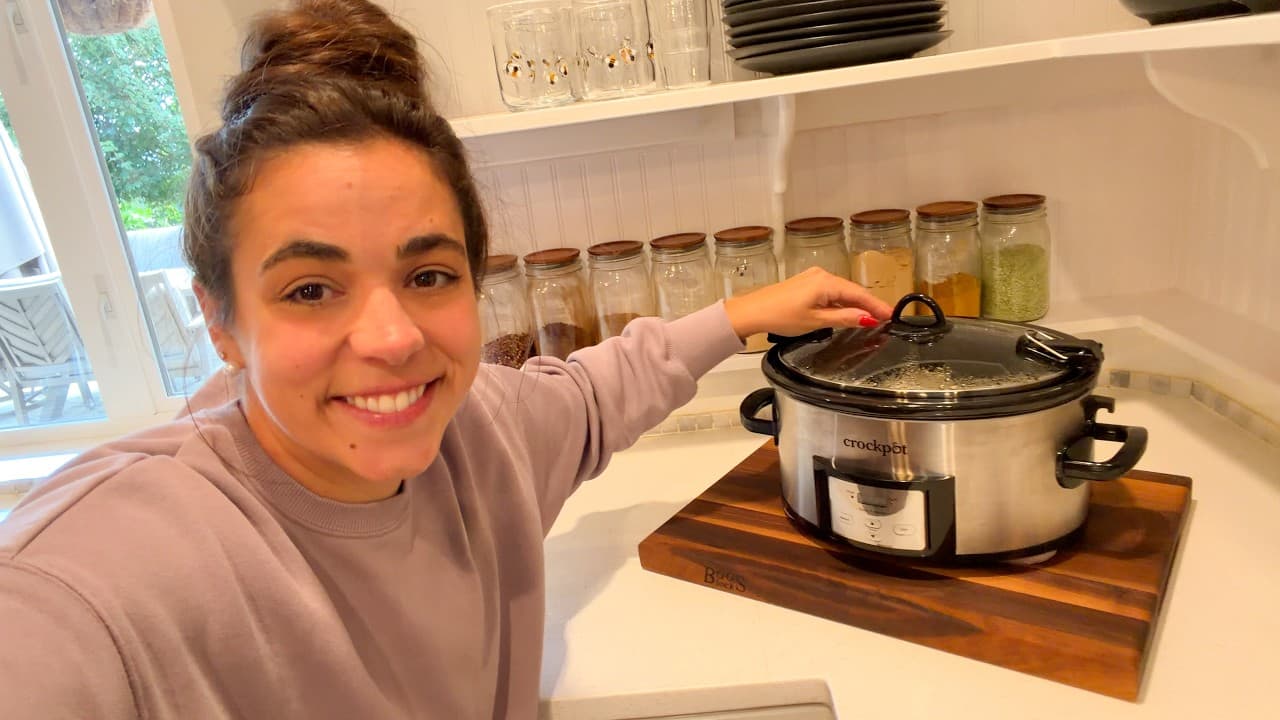Cover Image for Youtube video: 4 Cozy Slow Cooker Dinners for Busy Fall Days